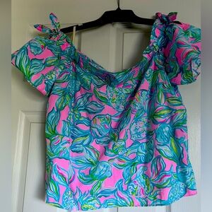 Off the shoulder Lilly Pulitzer top 🩵💓💚